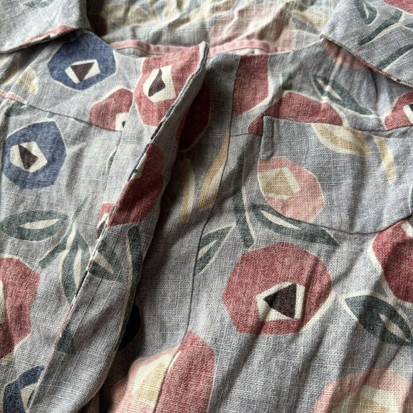 OLIVE DES OLIVE Blouse Top Sz S 1/2 Sleeve Collared Beige Floral Button Up Work - Picture 3 of 10